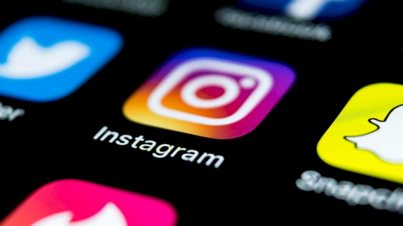 Netizen Curhat Instagram Down