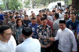 Mentan SYL Disambut Kolega dan Keluarga Besarnya Saat Tiba di Makassar