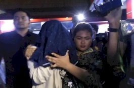 Saat Digerebek Polisi, Pasangan Tersangka Prostitusi Online Ini Tengah Berhubungan Badan