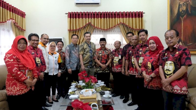 President Director PT Fortress Data Service, Sutjahyo Budiman dan pimpinan Bank Hasamitra menemui Wabup Gowa, Abdul Rauf Malaganni.
