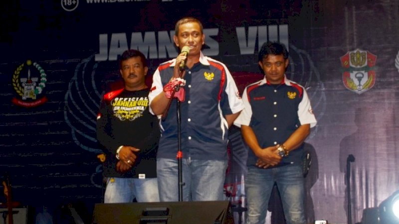 Bupati Wajo Amran Mahmud