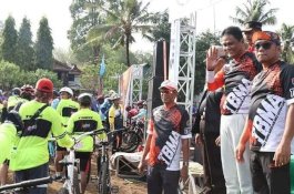 Dilepas Bupati, 1.350 Peserta Ramaikan Tanah Berru Mountain Bike Adventure