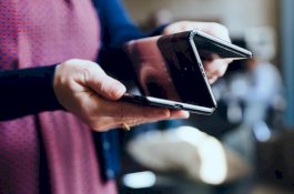 Keren, Smartphone ini Bisa Dilipat 2 Kali Dengan Model Zig-zag