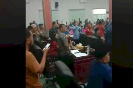 Tak Dilantik Jadi Pimpinan DPRD, Mantan Sopir Angkot Ini Mengamuk di Sidang Paripurna