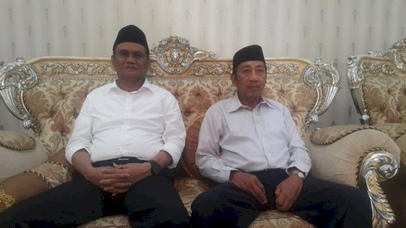 Bupati Barru, Suardi Saleh bersama Andi Anwar Aksa (kanan).