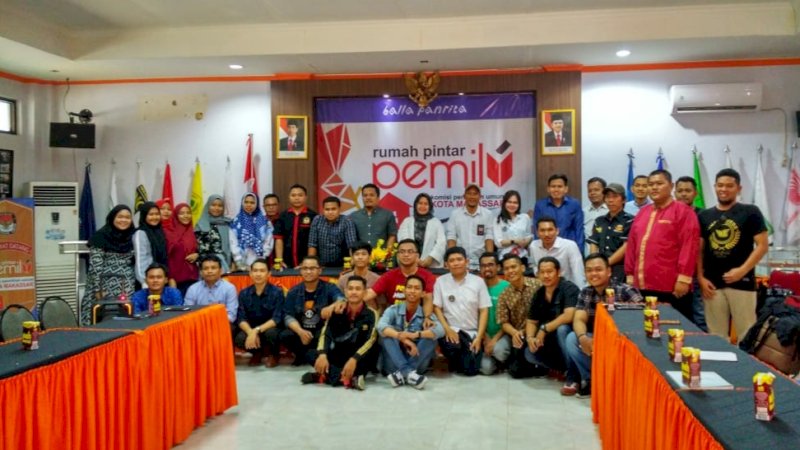 Komunitas Pemuda Makassar Sambangi KPU Makassar