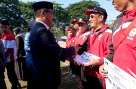 Atlet dan Pemuda Berprestasi Gowa Terima Piagam Penghargaan