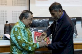 Prof Anwar Arifin: Pancasila Merupakan Ideologi Tengah