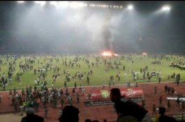 Suporter Rusuh pada Laga Persebaya v PSS Sleman, Begini Kondisi Stadion Gelora Bung Tomo