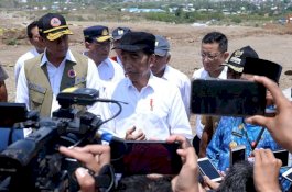Jokowi Janji Huntap Rampung 2020, Mensos Bagi Rp4,8 Miliar untuk Korban Bencana Sulteng
