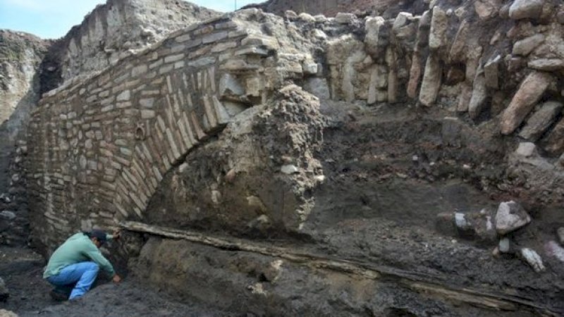 Arkeolog Temukan Terowongan Dewa Air Aztec