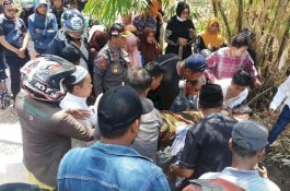 Hadiri Pemakaman Pensiunan PNS Korban Penganiayaan, Kapolsek Rappocini Tenangkan Keluarga