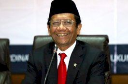 Amien Rais Ancam Jewer, Mahfud MD Siap Sorongkan Kuping