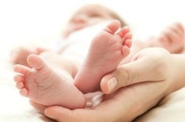 Hanya 1 dari 30 Juta Anak, Bayi Ini Lahir Tanpa Alat Kelamin karena Kelainan Langka