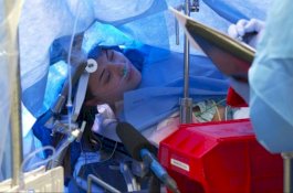 Rumah Sakit Siarkan Langsung Operasi Otak di Facebook