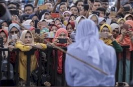 Kepergok Selingkuh di Dalam Mobil, Pasangan Ini Dicambuk 51 Kali