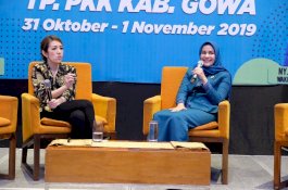 Dosen President University Bagi Tips Mendidik Anak di Era Digital kepada Kader PKK Gowa