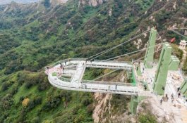 Kurang Aman, 32 Jembatan Kaca di China Ditutup