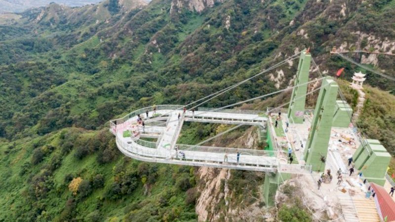 Kurang Aman, 32 Jembatan Kaca di China Ditutup