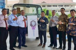 Bank Muamalat Serahkan 3 Unit Mobil dan Beasiswa Rp20 Juta kepada Unismuh Makassar