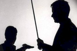 Ikut Istri Mengajar, Suami Guru Pukuli Para Siswa yang Tak Bisa Menggambar