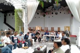 Bertemu Tokoh Masyarakat Gontang Raya, Ismak Diminta Buat Konsep Wisata Pertanian