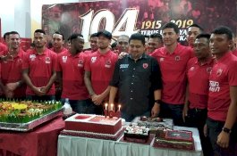 Rayakan Hari Jadi di Mattoanging, PSM Santuni 104 Anak Panti Asuhan