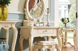 Sempat Makan Permen, Pencuri Ini Tulis Pujian kepada Istri Pemilik Rumah dengan Lipstik Merah Muda