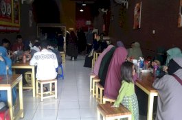 Diskon 50 Persen untuk Wanita Bercadar dan Pria Bercelana Cingkrang, Gerai Muslim Padat Pengunjung