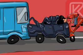 Sopir Truk Sementara Santai Saat Mobilnya Ditabrak Kapolsek Wajo