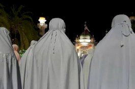 Saf Belakang Lebih Utama bagi Perempuan, Benarkah?
