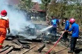 Diduga Akibat Korsleting Listrik, Satu Rumah di Wajo Hangus Terbakar