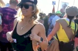 Video Ibu Peras Susu dan Menyemprotkan ASI-nya ke Kerumunan