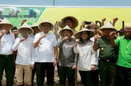 Intens Keliling Desa, Bupati Barru Motivasi Petani Jelang Masa Tanam Padi