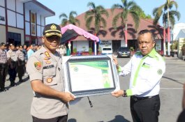 Sebelum Dimutasi, Kapolres Gowa Raih Penghargaan dari Institut Hukum Indonesia