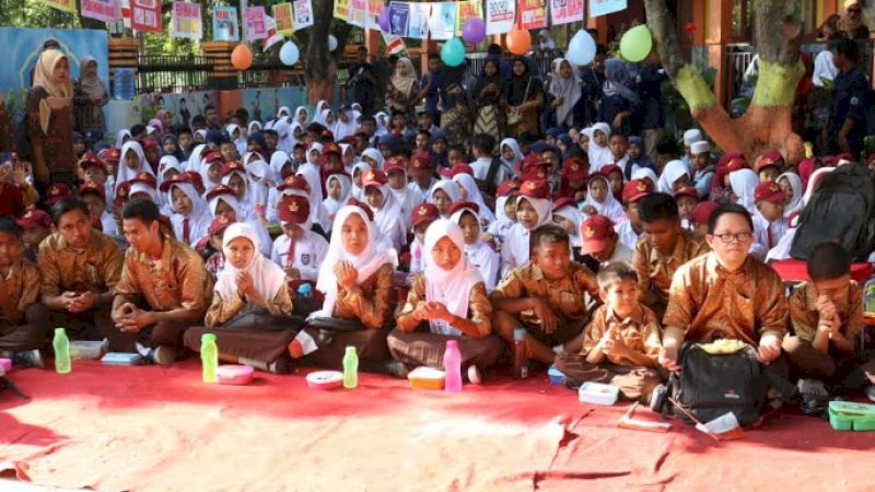 Begini Penampakan Siswa di Bantaeng Belajar di Luar Kelas