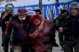 Walikota Perempuan Diseret Lalu Rambutnya Dicukur Demonstran