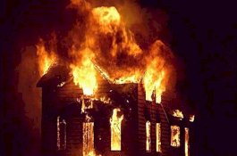 Diduga Selingkuh, Dokter Ini Dibakar Bersama Kekasih oleh Ibu Kandung dan Istrinya