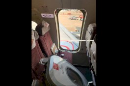 Bikin Heboh, Turis Mabuk Buka Pintu Darurat di Thailand