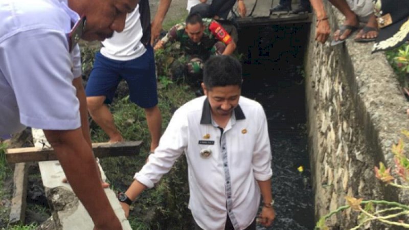 Camat Tempe, Andi Fachrul Rijal Burhanuddin, terus menggenjot usah pengendalian sampah plastik, di lingkungan pemukiman dan sekitarnya.&nbsp;