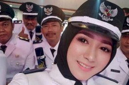 Baru Dua Hari Dilantik Jadi Kepala Desa, Biduan Cantik Ini Bakal 