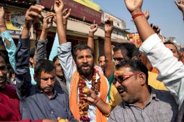 Pengadilan India Berikan Situs Agama Ayodhya ke Umat Hindu