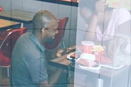 Viral Pria Lamar Kekasihnya di KFC: Orang-orang Tawari Resepsi dan Bulan Madu Gratis