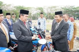 Hari Pahlawan, Bupati Sidrap Serahkan Kendaraan Operasional Kemetrologian