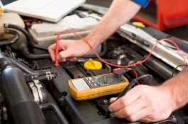 Cara Mudah Rawat Aki Mobil Agar Panjang Umur