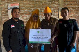 Peringati Hari Pahlawan, Dompet Dhuafa Sulsel Berbagi Kado untuk Veteran