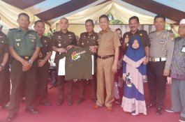 Tinggalkan Pangkep, Kasi Intel Kejari Titip Baju Kaus untuk Pemda