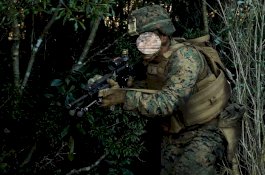 Desertir Marinir Ini Tiba-Tiba Tembak Pacar Ibunya yang Dikenal Baik dan Sopan