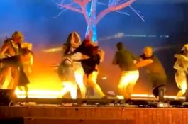Pertunjukan Teater di Riyadh Arab Saudi Ricuh, Tiga Orang Ditusuk di Atas Panggung