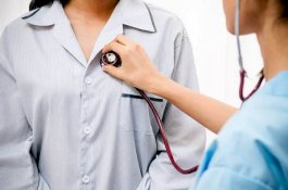 Survei: Sebagian Orang Pilih Google untuk Diagnosis Diri Sendiri daripada Dokter
